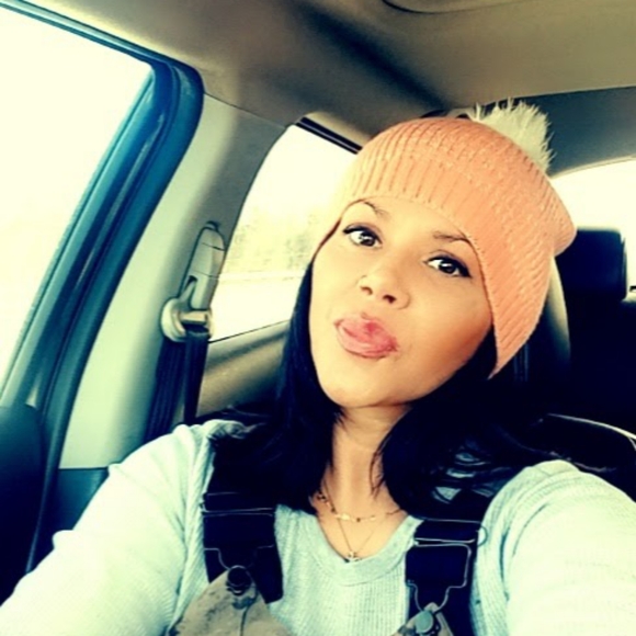 Meet your Posher, Sonyia - Picture 1 of 4